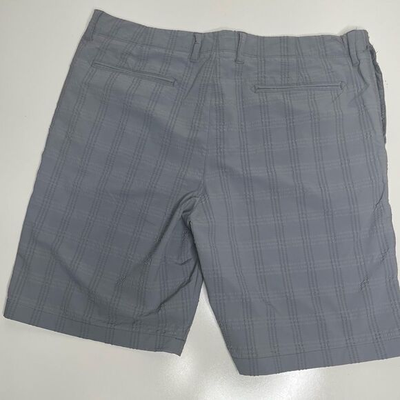 Tommy Bahama Dark Gray on Gray Pattern Activity Shorts in Size 36W x 9.75IS - Picture 5 of 7